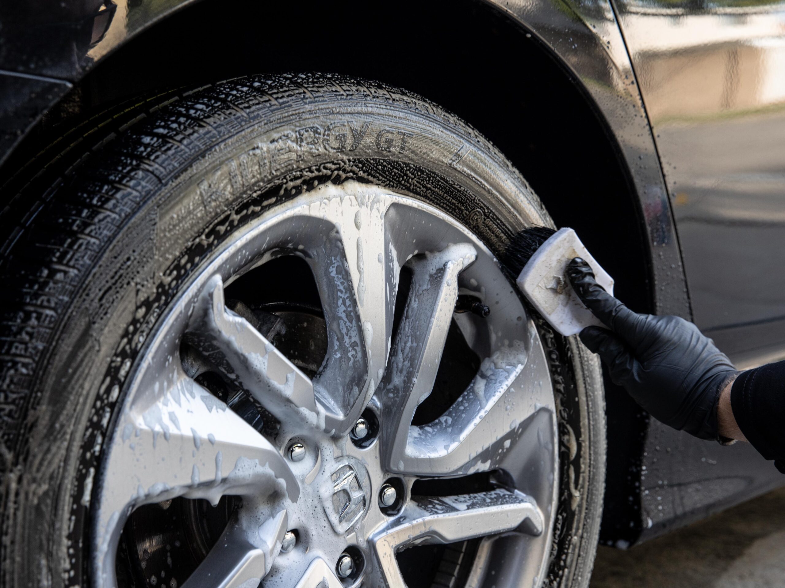 Meguiar’s Hot Rims Wheel and Tire Cleaner